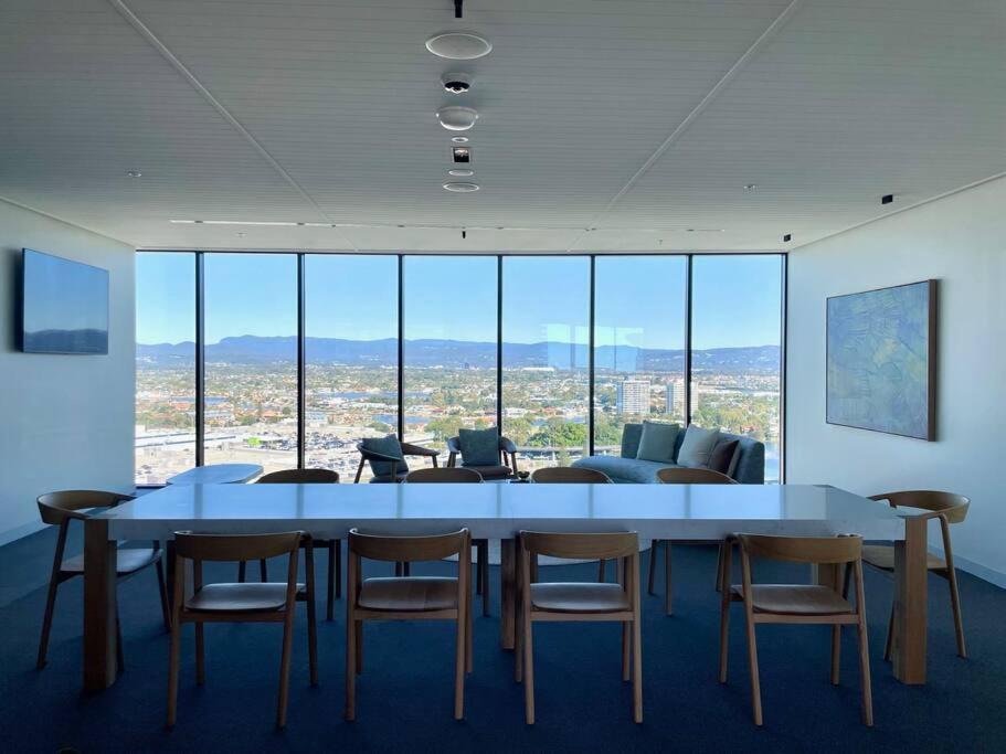 New Impressive 180° River View 1 Bed Apt With Pool 47F Daire Gold Coast Dış mekan fotoğraf
