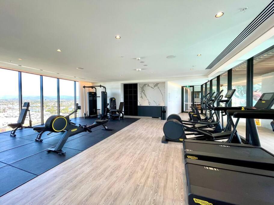 New Impressive 180° River View 1 Bed Apt With Pool 47F Daire Gold Coast Dış mekan fotoğraf